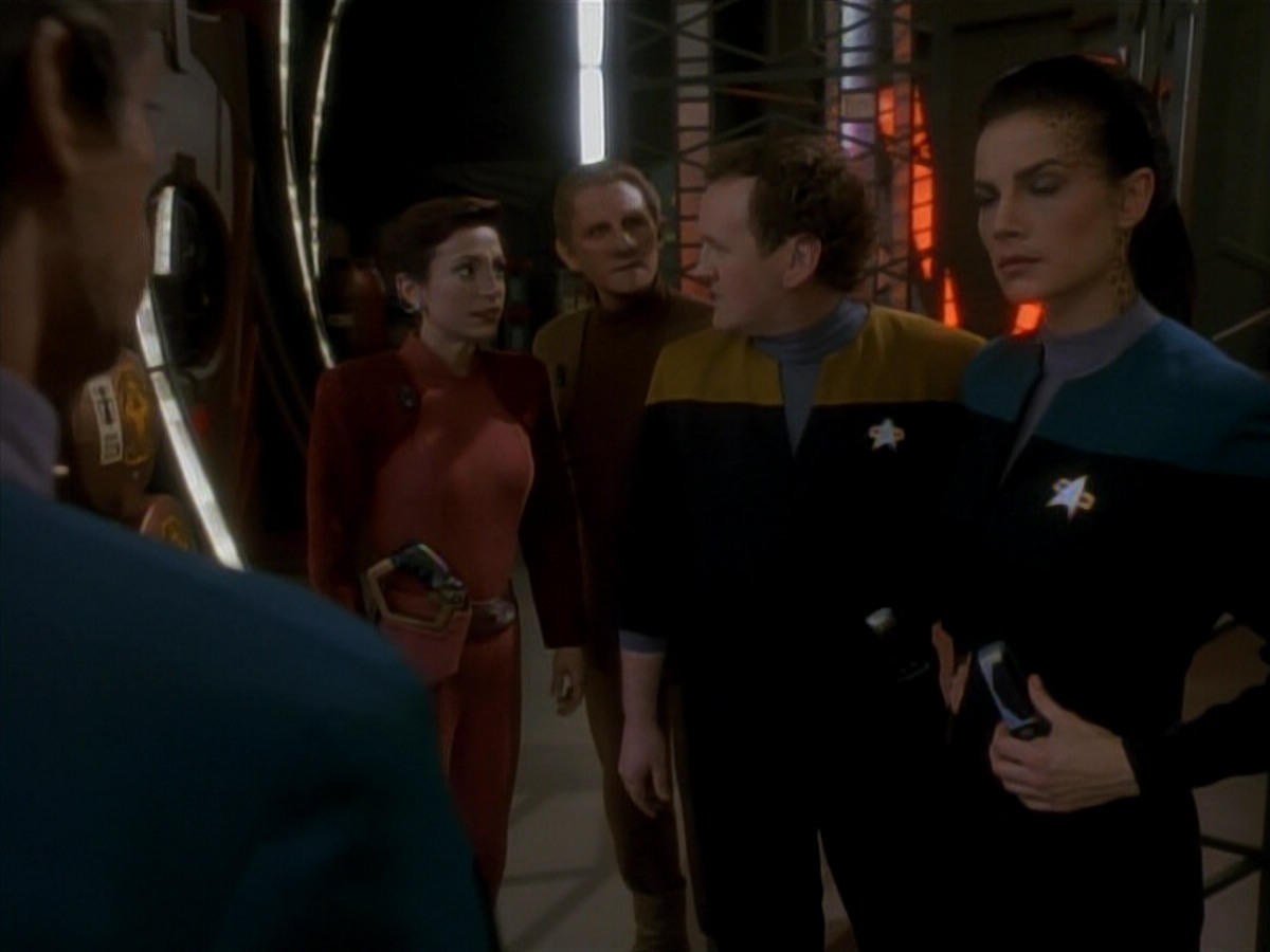 extant_StarTrek_DS9_3x18-DistantVoices_01847.jpg