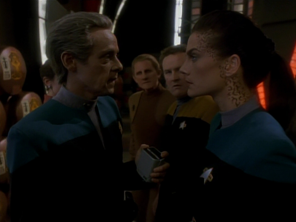 extant_StarTrek_DS9_3x18-DistantVoices_01887.jpg