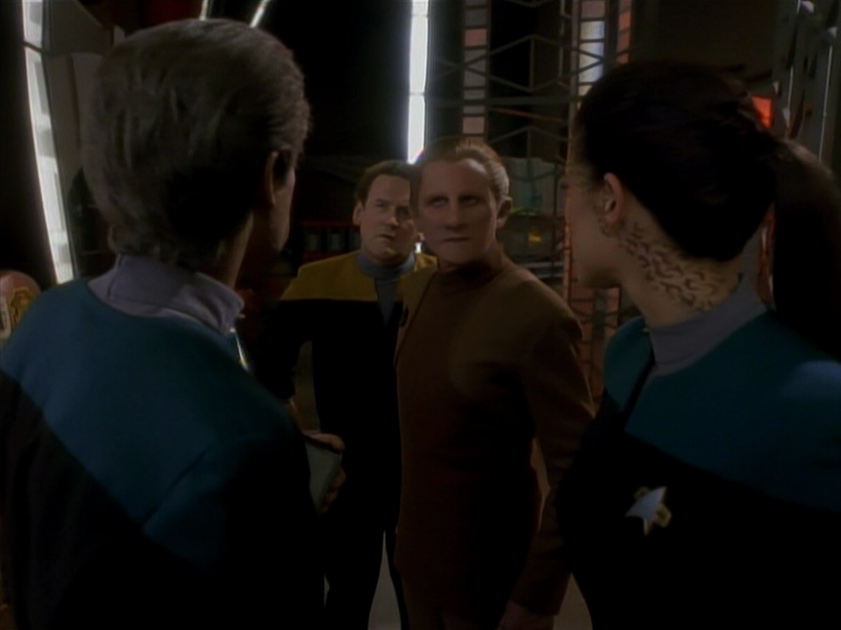 extant_StarTrek_DS9_3x18-DistantVoices_01907.jpg