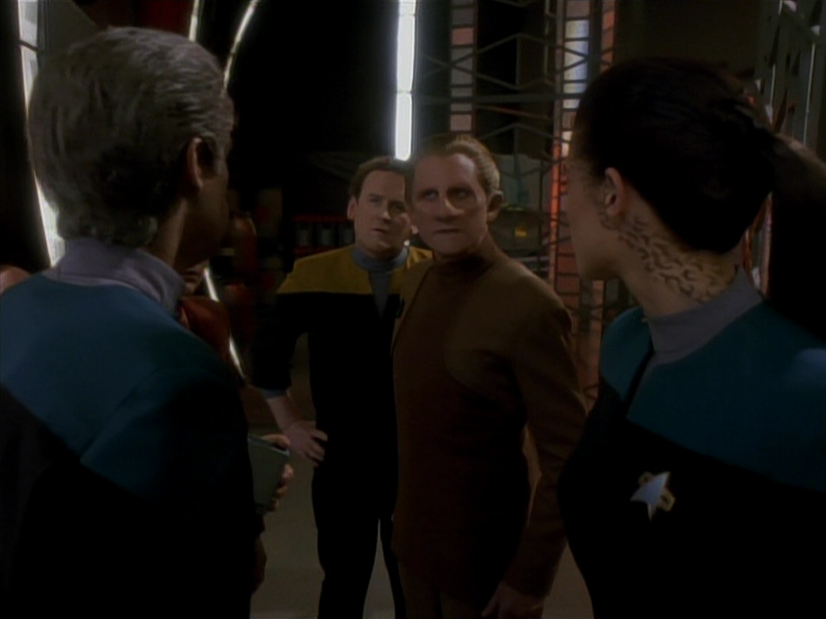 extant_StarTrek_DS9_3x18-DistantVoices_01908.jpg