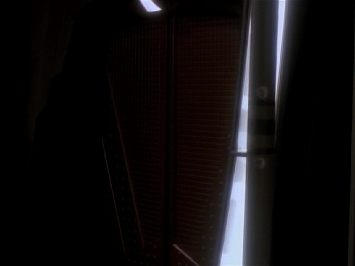 extant_StarTrek_DS9_3x18-DistantVoices_01979.jpg