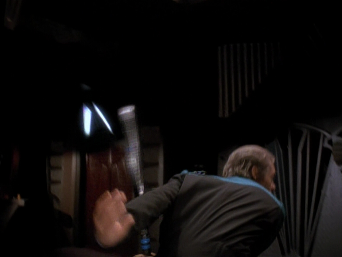 extant_StarTrek_DS9_3x18-DistantVoices_01985.jpg