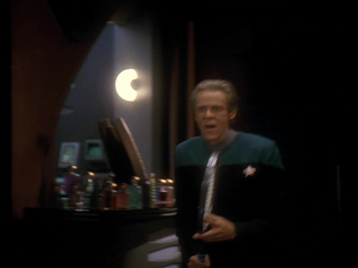 extant_StarTrek_DS9_3x18-DistantVoices_02012.jpg
