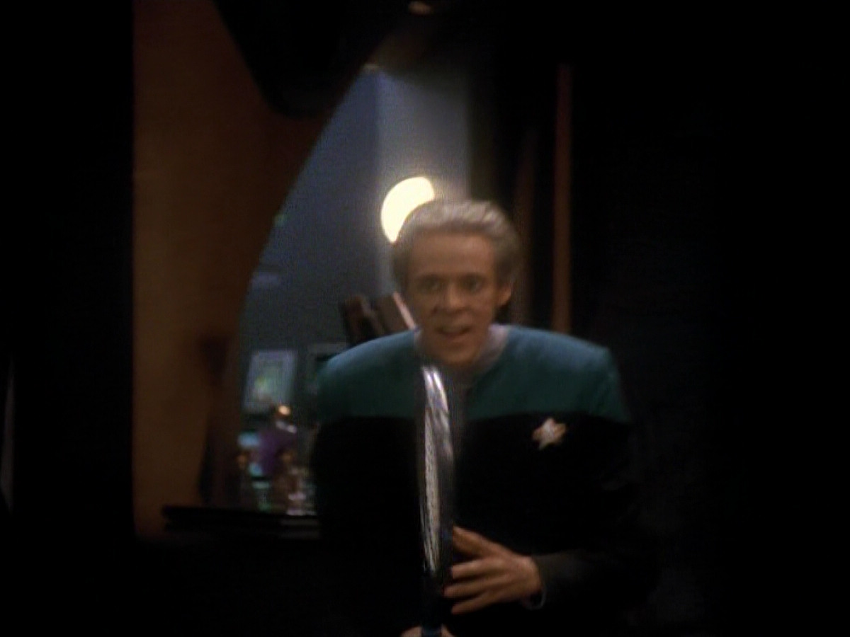 extant_StarTrek_DS9_3x18-DistantVoices_02023.jpg
