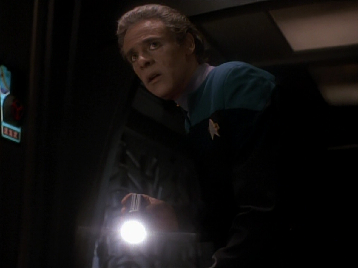 extant_StarTrek_DS9_3x18-DistantVoices_02106.jpg