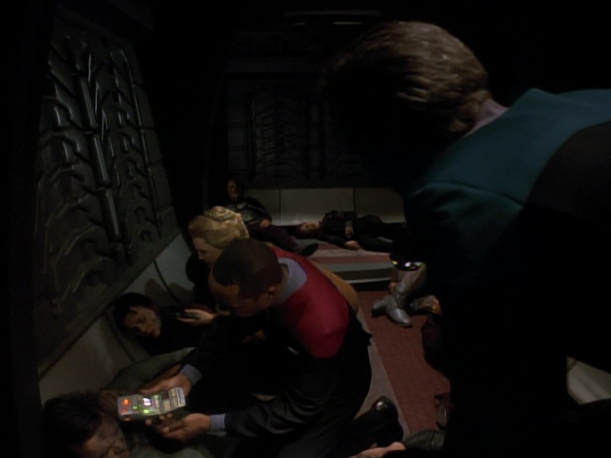 extant_StarTrek_DS9_3x18-DistantVoices_02132.jpg