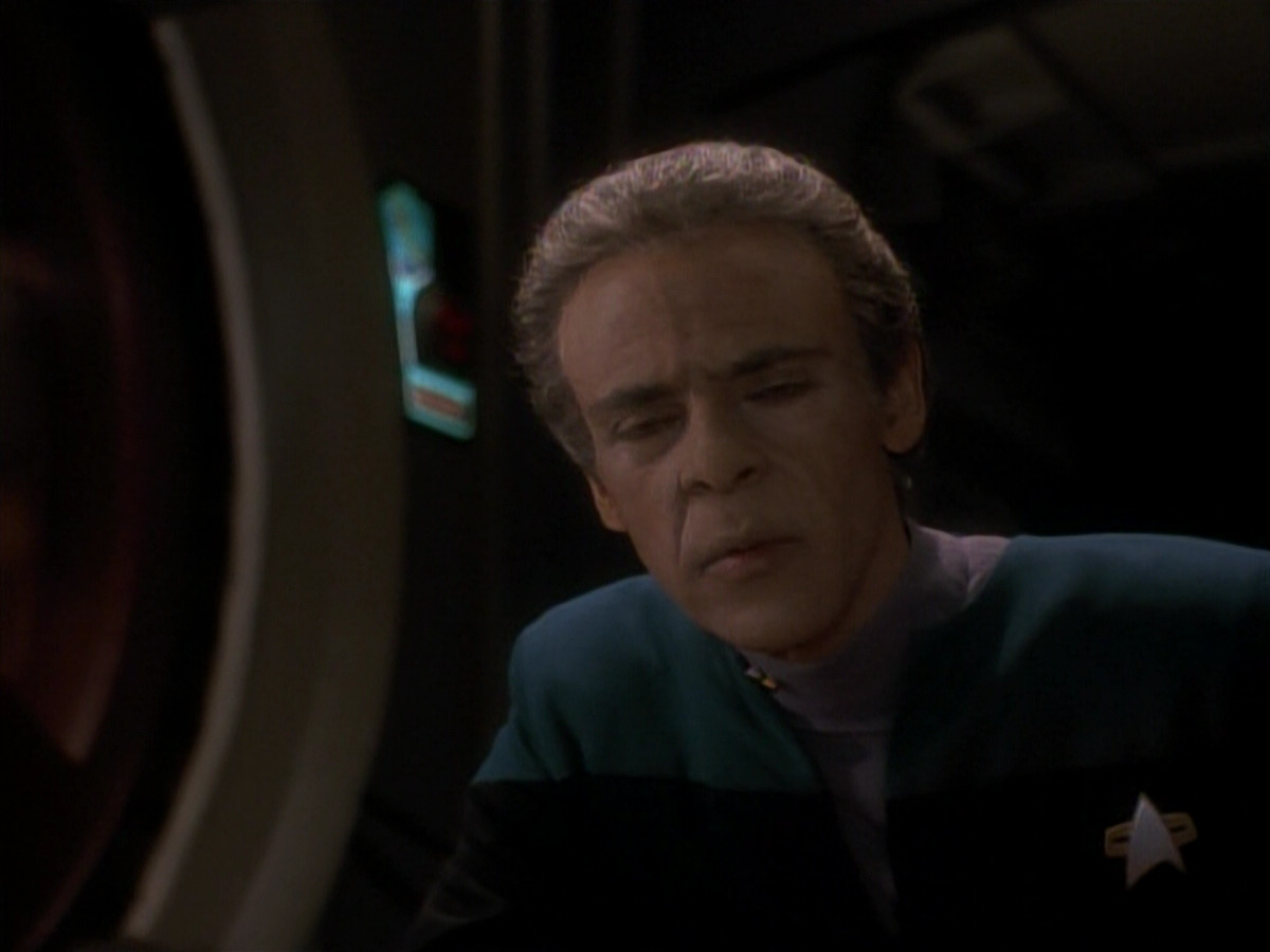 extant_StarTrek_DS9_3x18-DistantVoices_02135.jpg