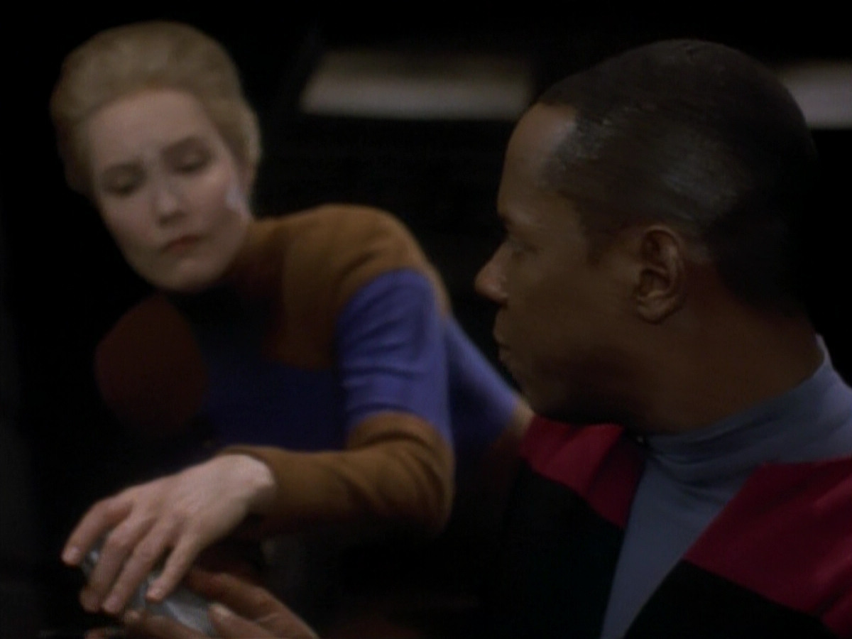extant_StarTrek_DS9_3x18-DistantVoices_02177.jpg