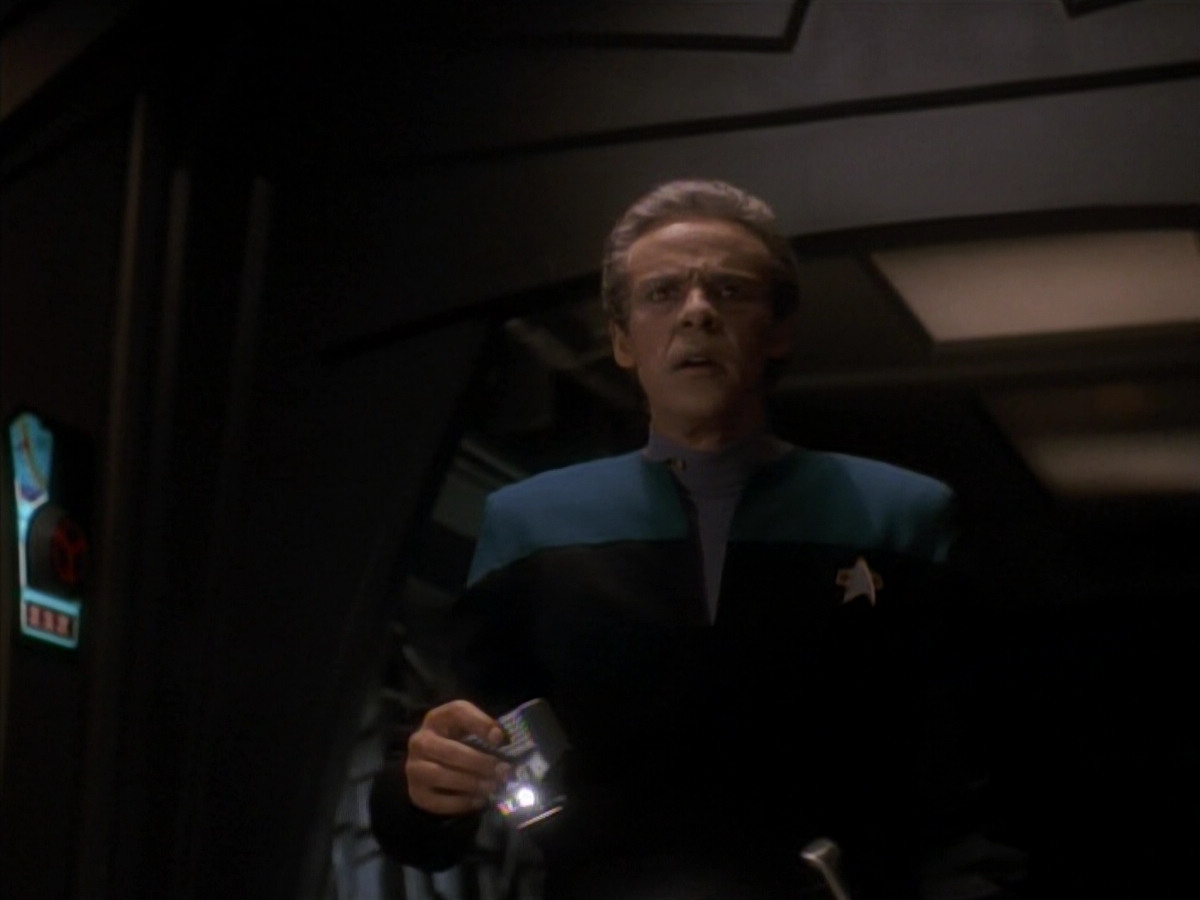 extant_StarTrek_DS9_3x18-DistantVoices_02189.jpg