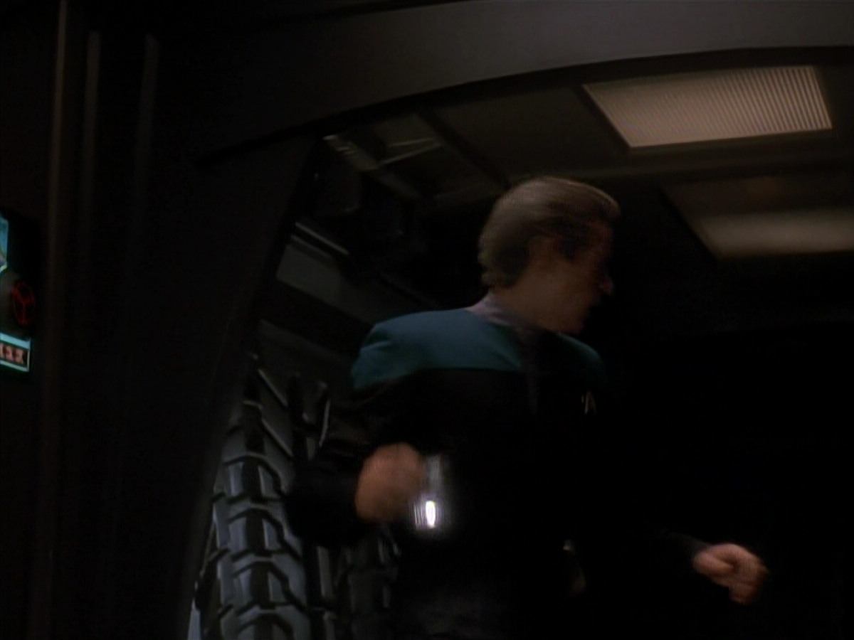 extant_StarTrek_DS9_3x18-DistantVoices_02192.jpg