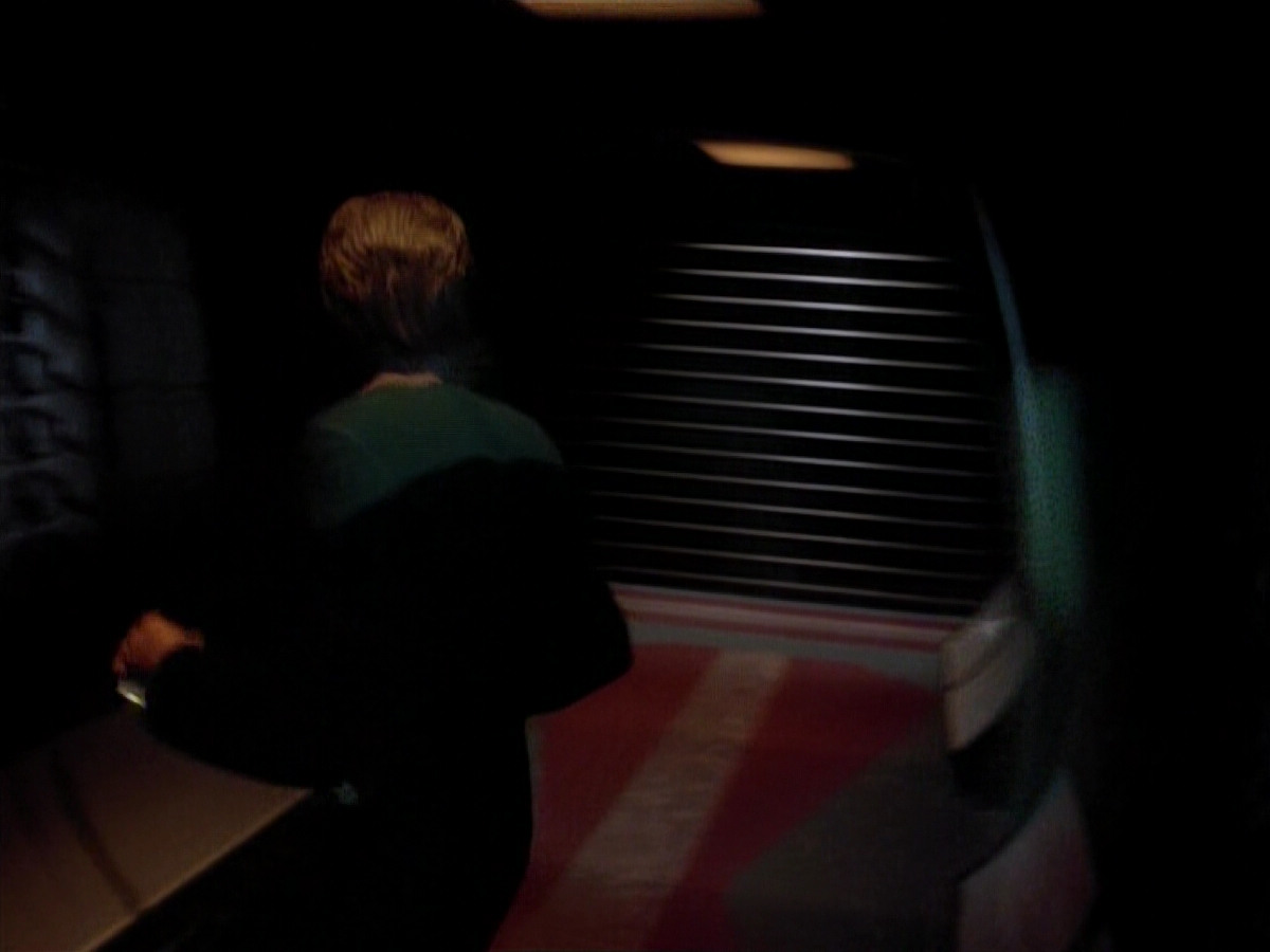 extant_StarTrek_DS9_3x18-DistantVoices_02207.jpg