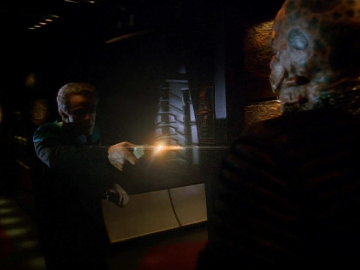 extant_StarTrek_DS9_3x18-DistantVoices_02220.jpg