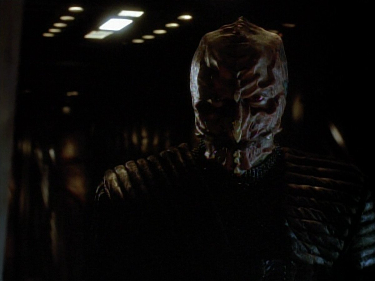 extant_StarTrek_DS9_3x18-DistantVoices_02236.jpg