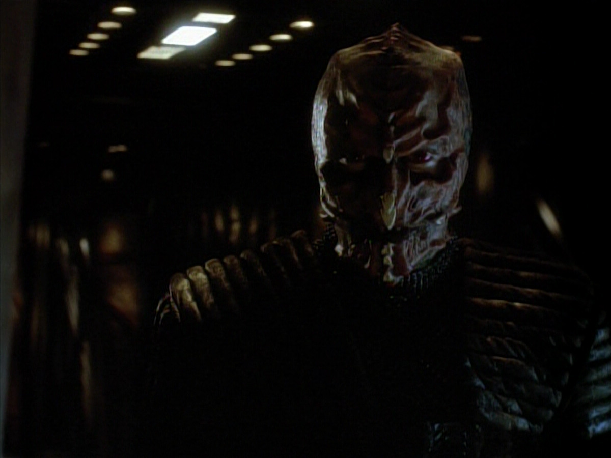 extant_StarTrek_DS9_3x18-DistantVoices_02237.jpg
