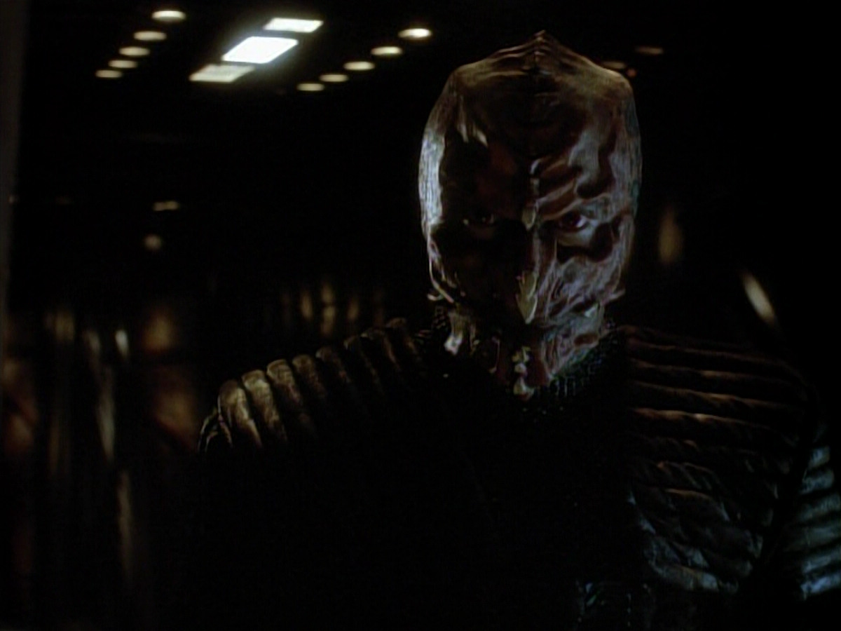 extant_StarTrek_DS9_3x18-DistantVoices_02247.jpg