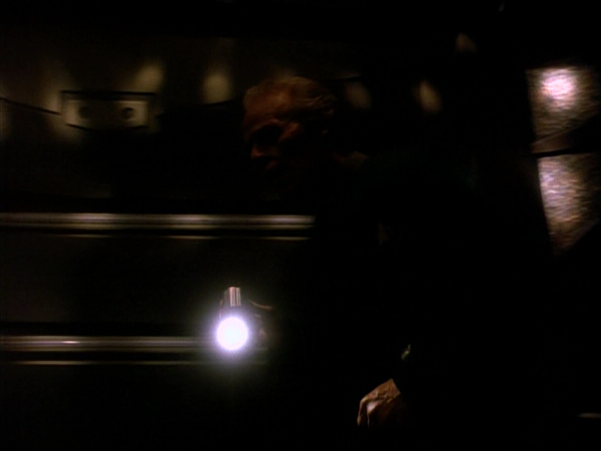 extant_StarTrek_DS9_3x18-DistantVoices_02271.jpg