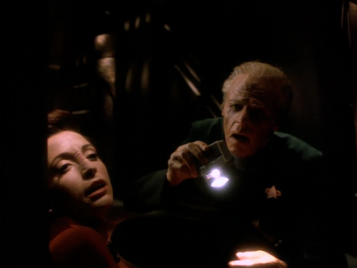 extant_StarTrek_DS9_3x18-DistantVoices_02293.jpg