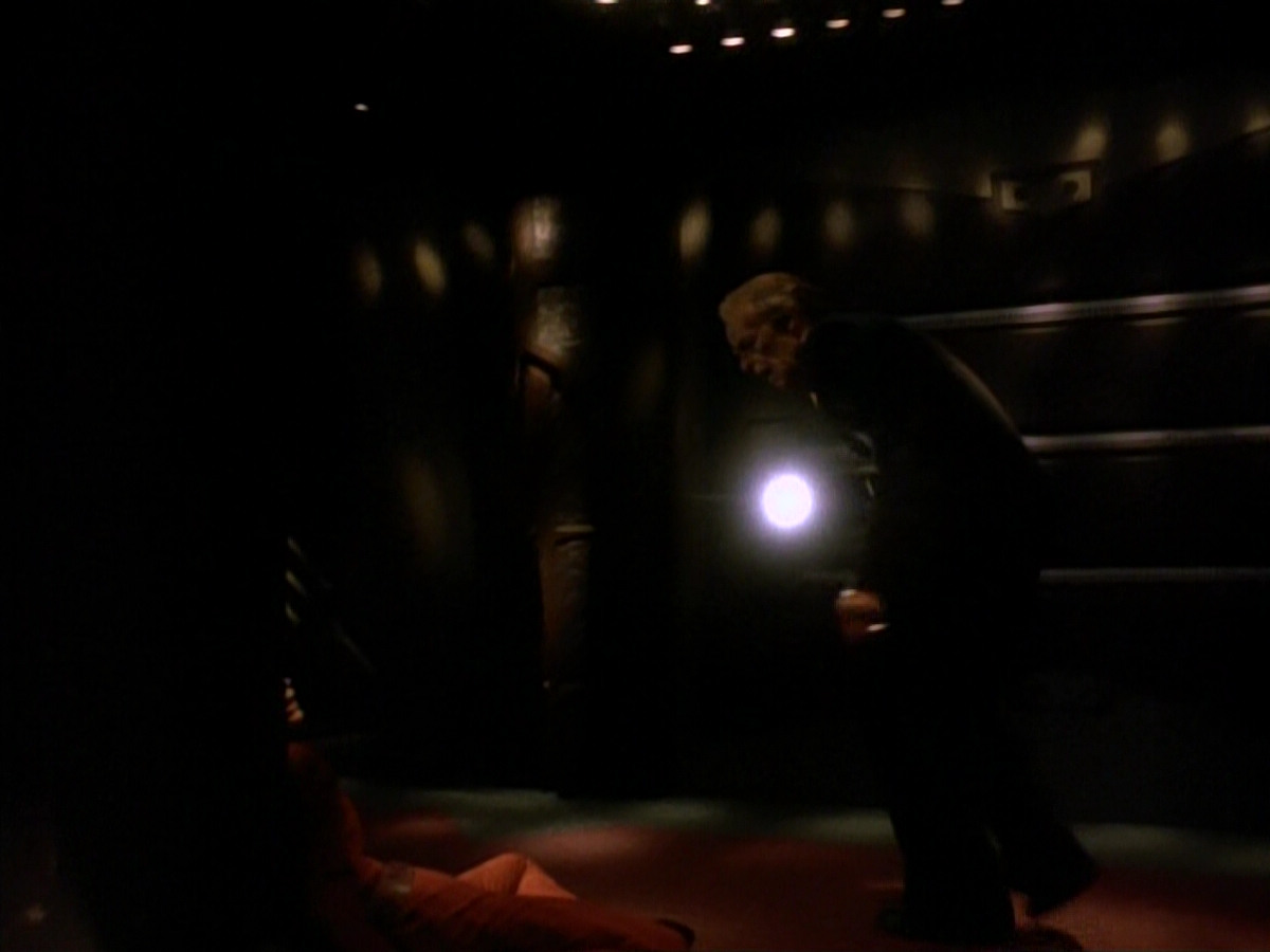 extant_StarTrek_DS9_3x18-DistantVoices_02348.jpg