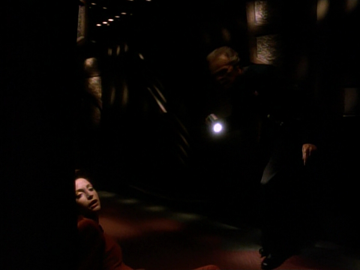 extant_StarTrek_DS9_3x18-DistantVoices_02353.jpg
