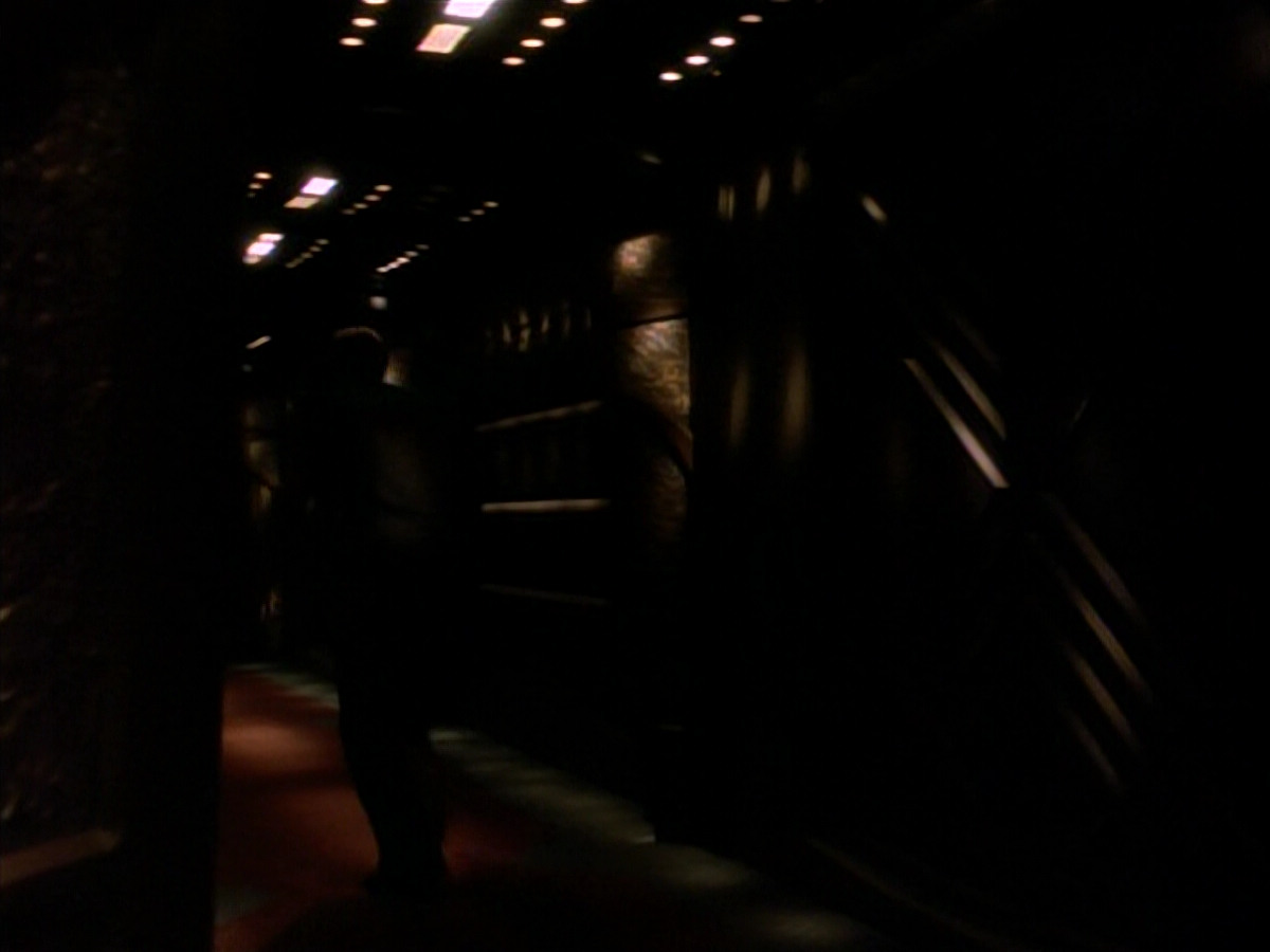 extant_StarTrek_DS9_3x18-DistantVoices_02358.jpg