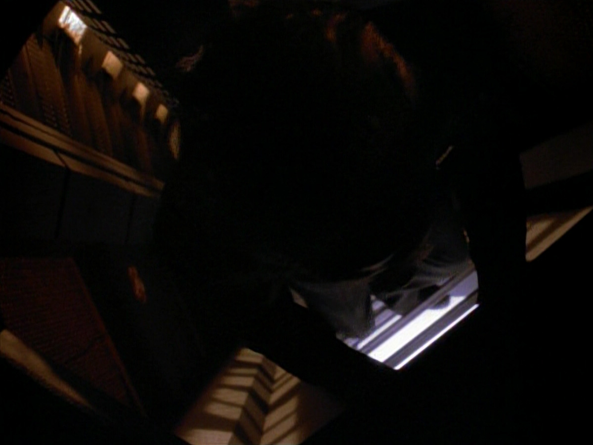 extant_StarTrek_DS9_3x18-DistantVoices_02364.jpg