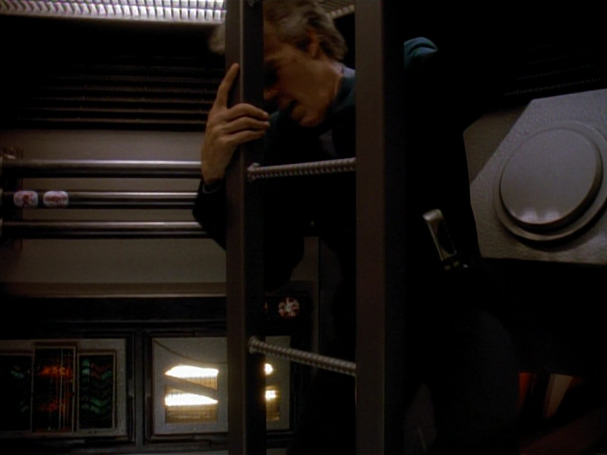 extant_StarTrek_DS9_3x18-DistantVoices_02375.jpg