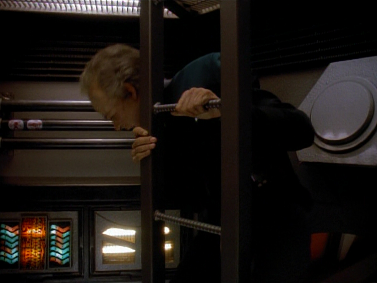 extant_StarTrek_DS9_3x18-DistantVoices_02376.jpg