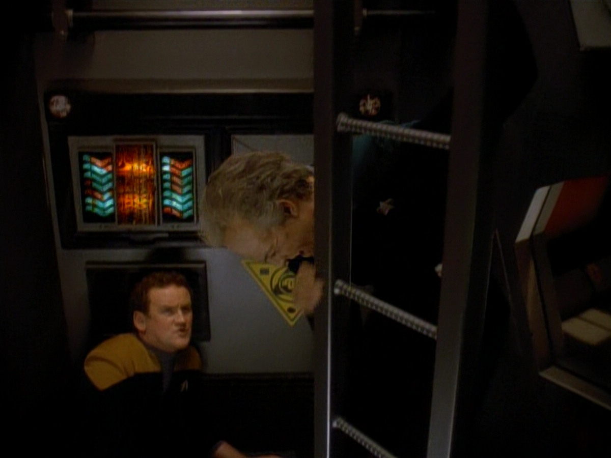 extant_StarTrek_DS9_3x18-DistantVoices_02379.jpg