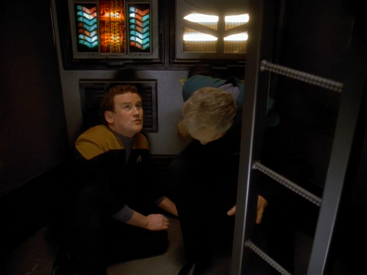extant_StarTrek_DS9_3x18-DistantVoices_02382.jpg