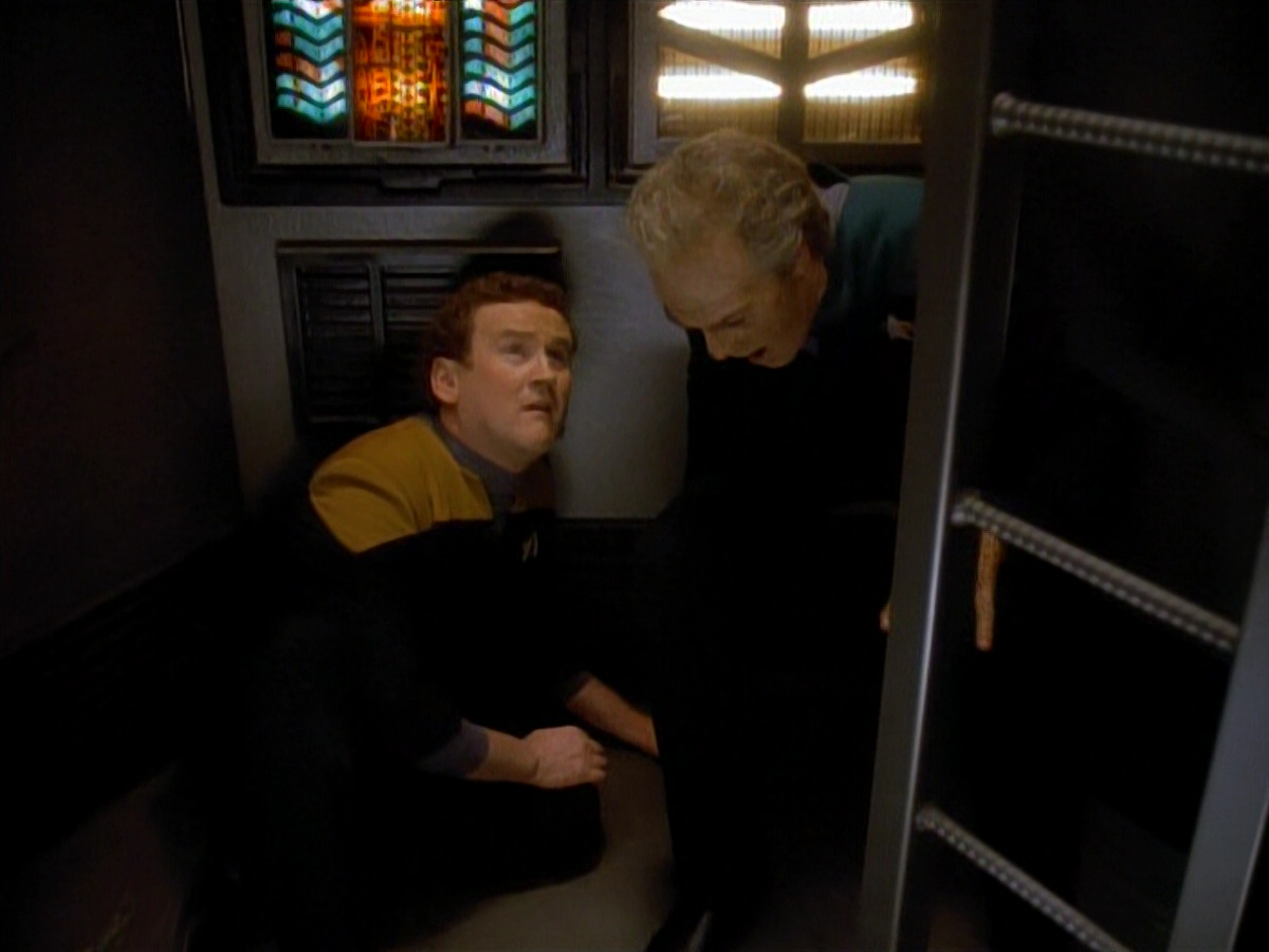 extant_StarTrek_DS9_3x18-DistantVoices_02383.jpg