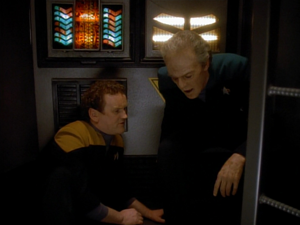extant_StarTrek_DS9_3x18-DistantVoices_02387.jpg