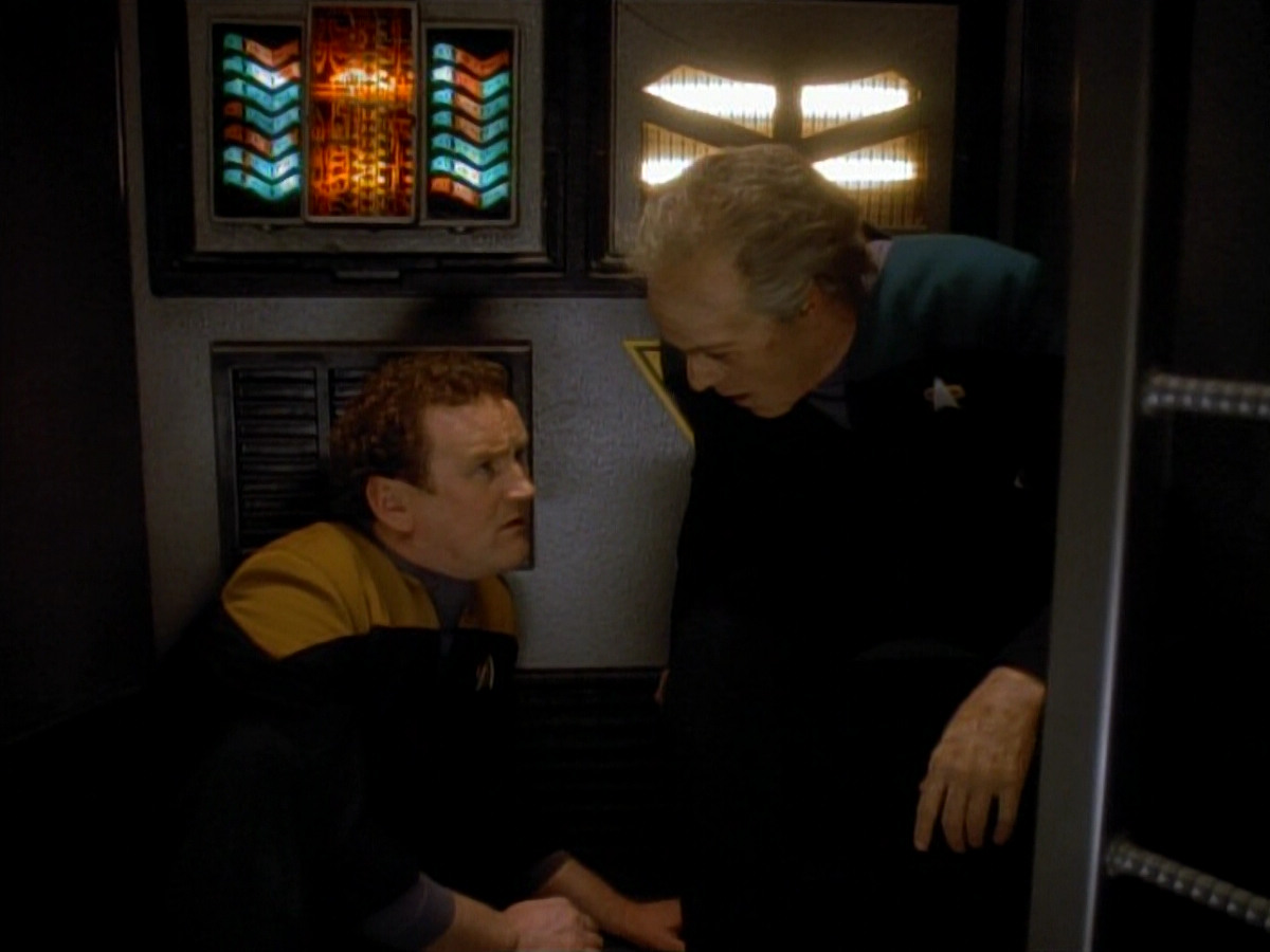 extant_StarTrek_DS9_3x18-DistantVoices_02389.jpg