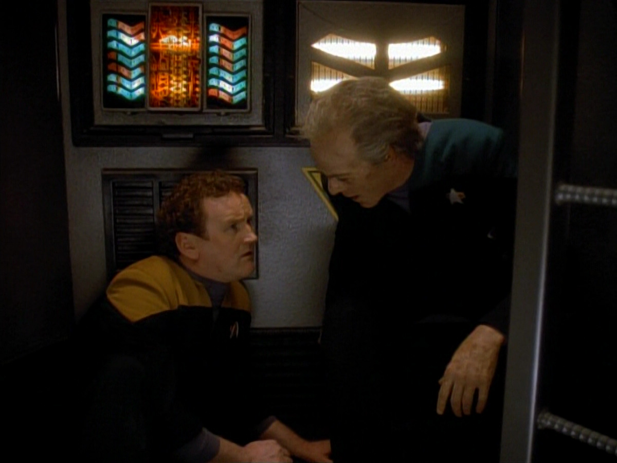 extant_StarTrek_DS9_3x18-DistantVoices_02391.jpg