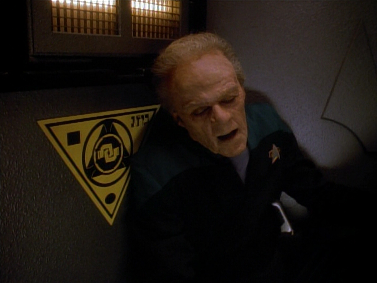 extant_StarTrek_DS9_3x18-DistantVoices_02406.jpg