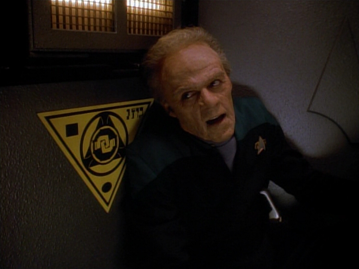 extant_StarTrek_DS9_3x18-DistantVoices_02407.jpg