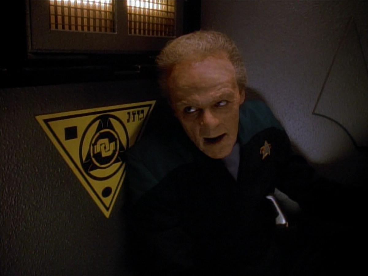 extant_StarTrek_DS9_3x18-DistantVoices_02417.jpg