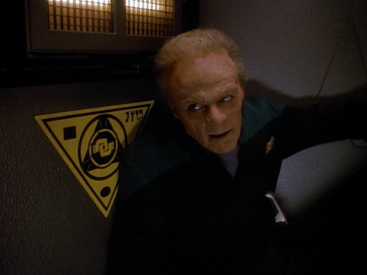 extant_StarTrek_DS9_3x18-DistantVoices_02420.jpg