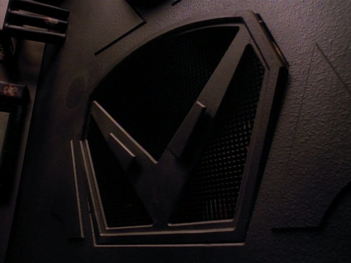 extant_StarTrek_DS9_3x18-DistantVoices_02452.jpg