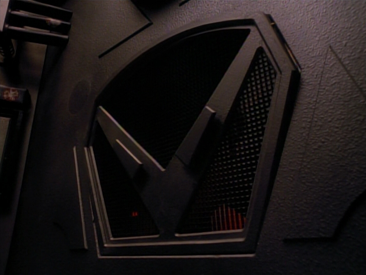 extant_StarTrek_DS9_3x18-DistantVoices_02454.jpg