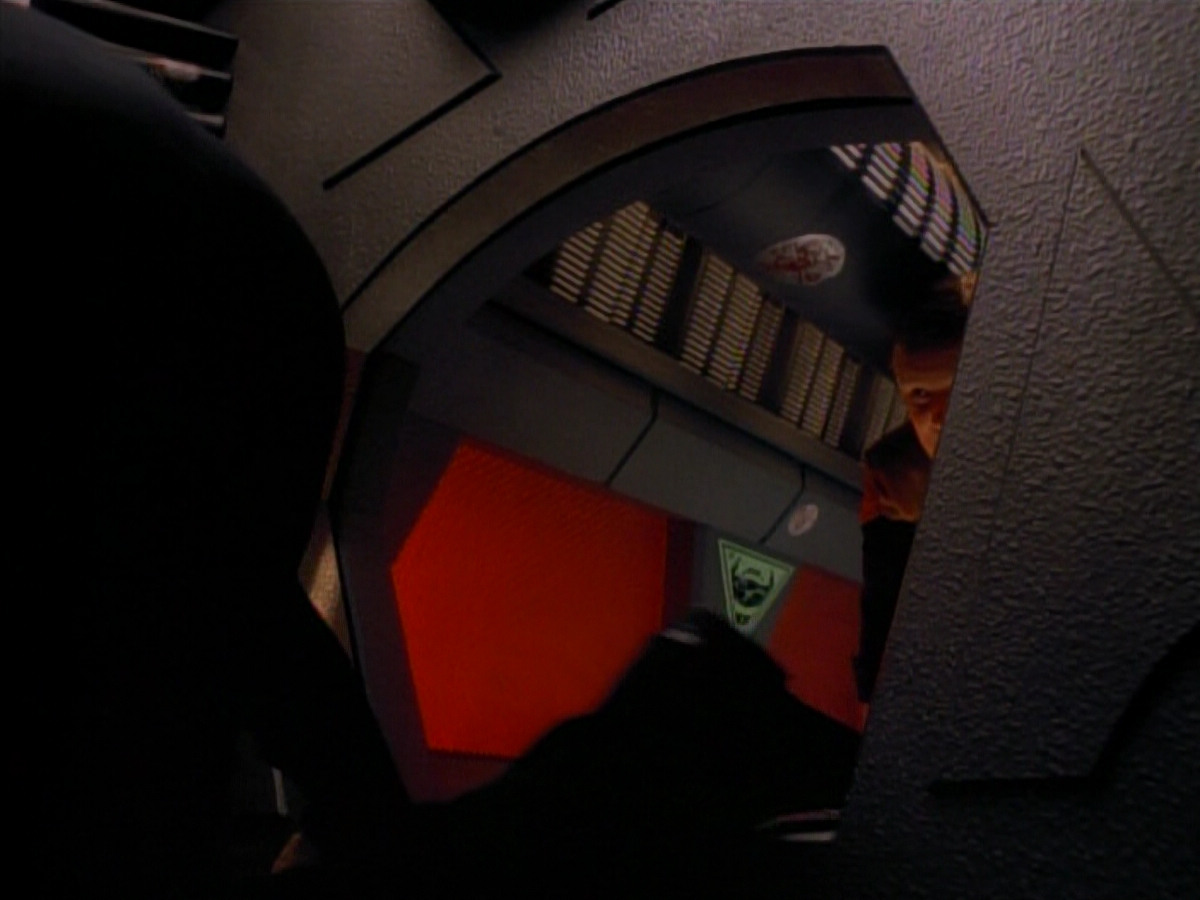 extant_StarTrek_DS9_3x18-DistantVoices_02466.jpg