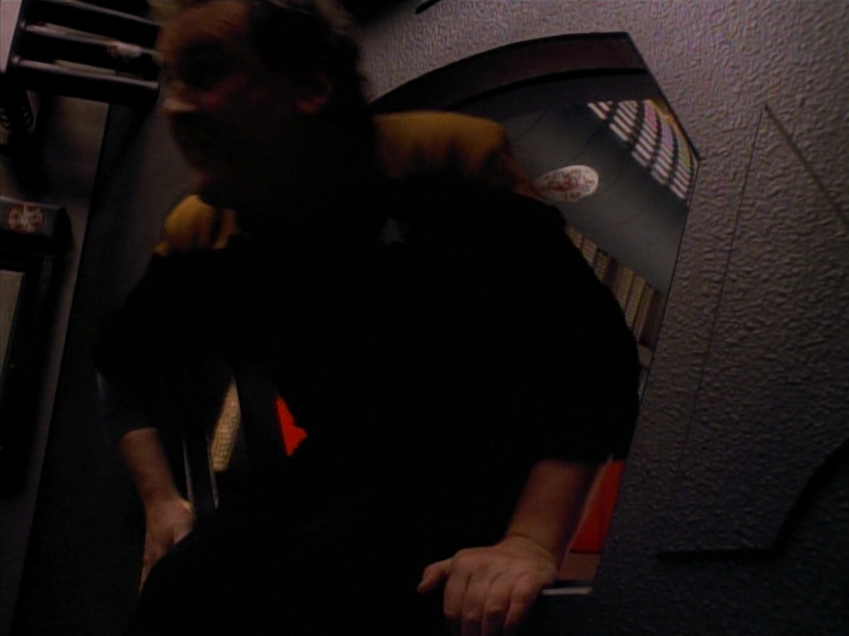 extant_StarTrek_DS9_3x18-DistantVoices_02471.jpg