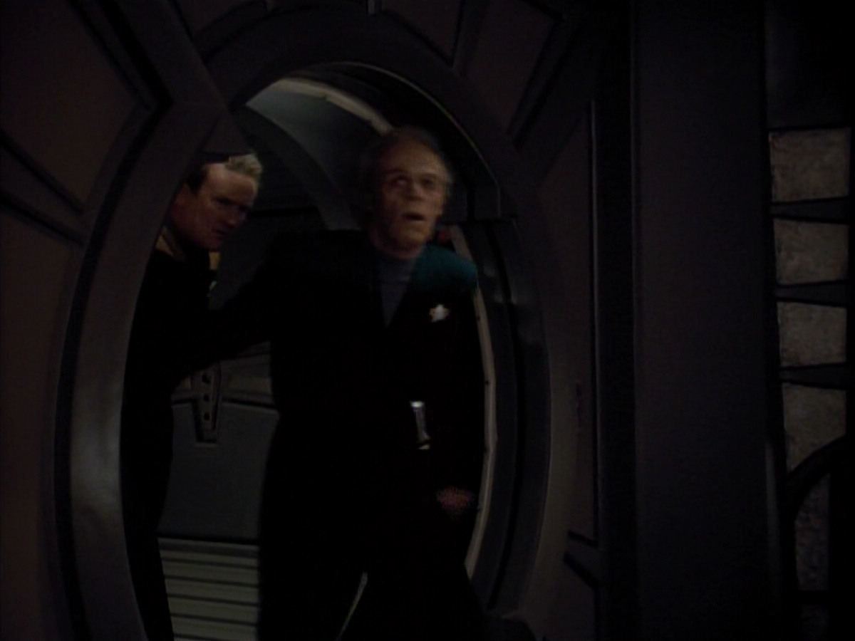 extant_StarTrek_DS9_3x18-DistantVoices_02476.jpg