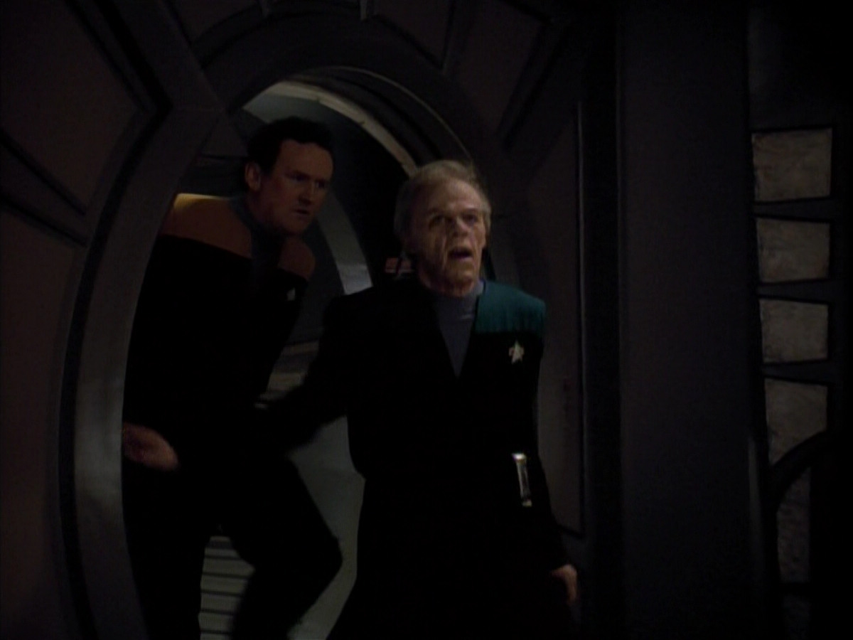 extant_StarTrek_DS9_3x18-DistantVoices_02477.jpg