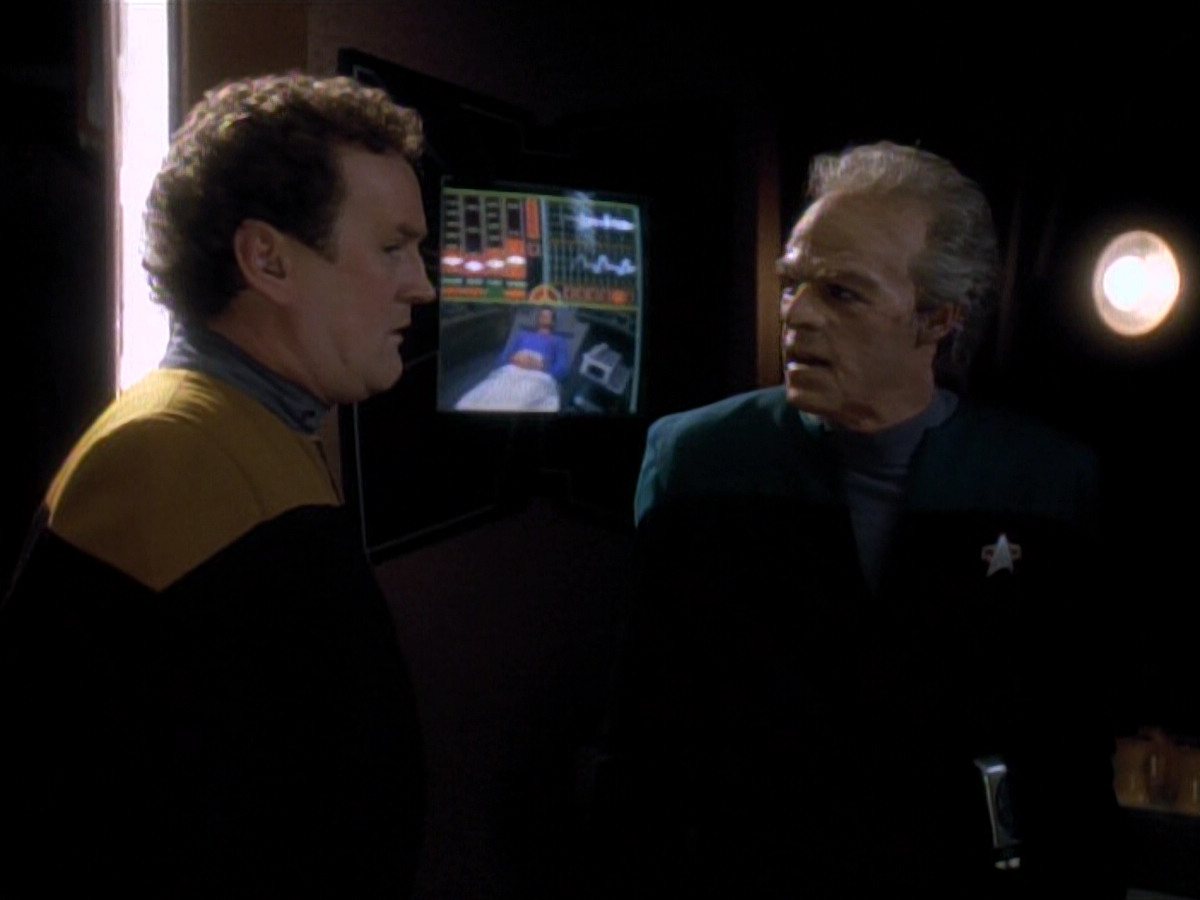 extant_StarTrek_DS9_3x18-DistantVoices_02505.jpg