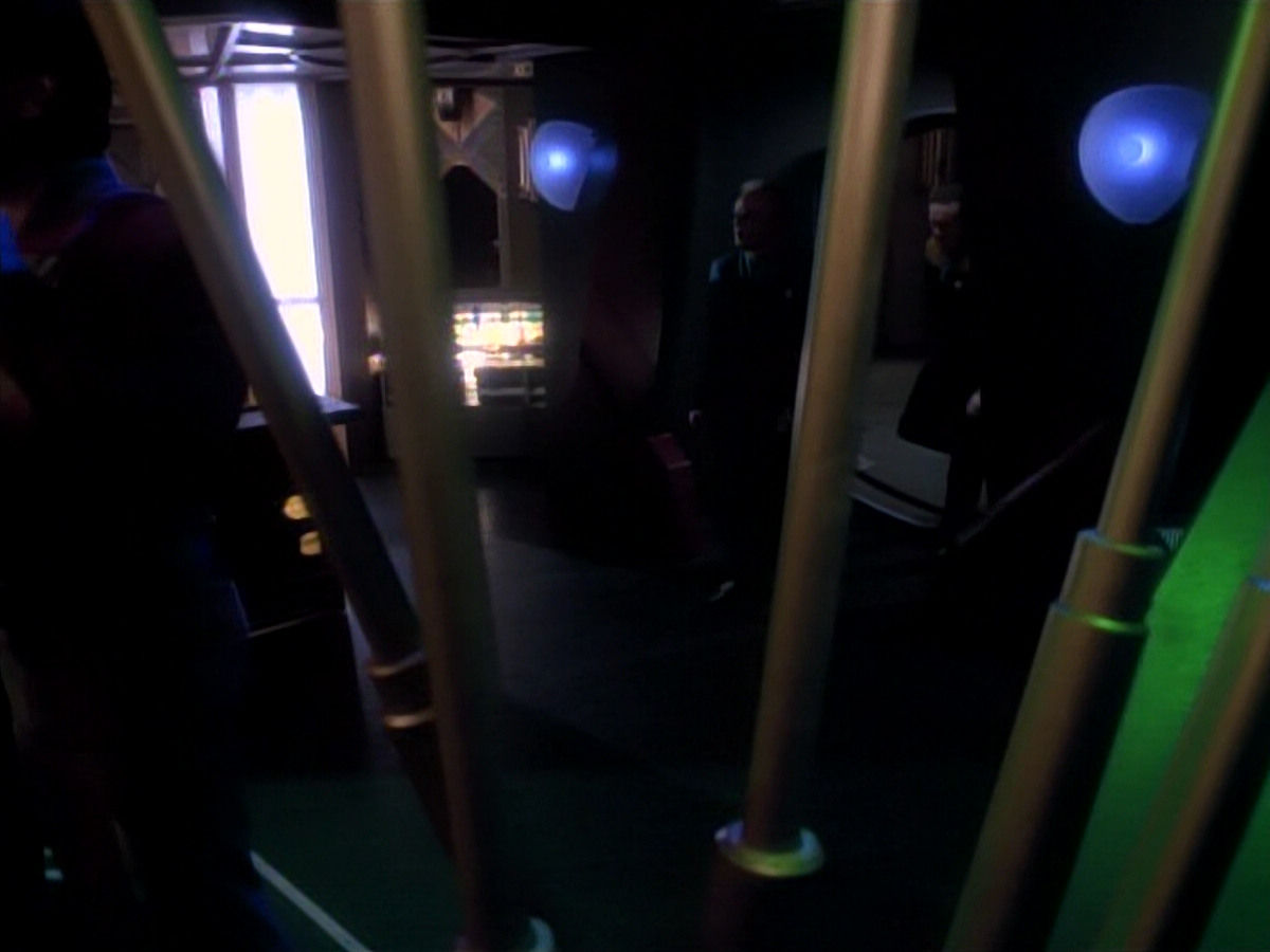 extant_StarTrek_DS9_3x18-DistantVoices_02519.jpg