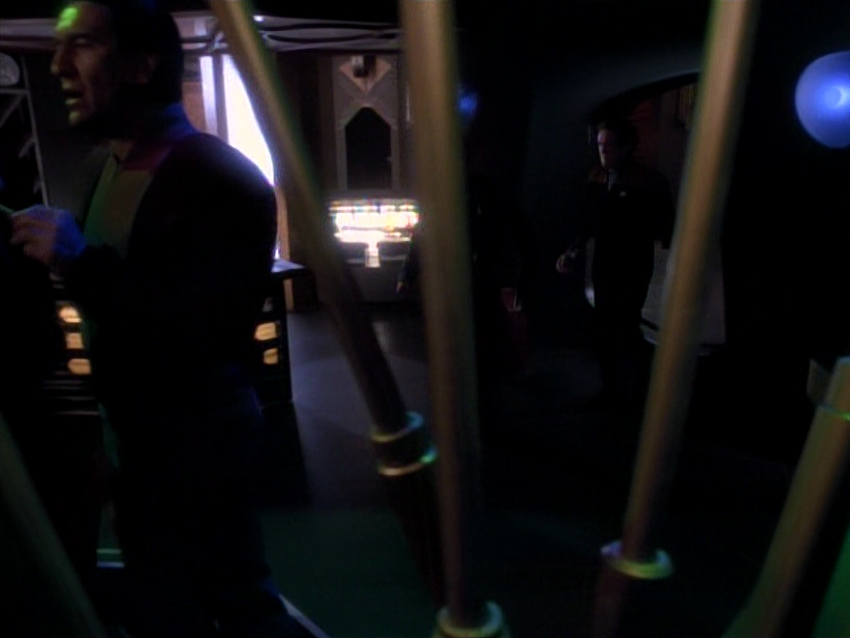 extant_StarTrek_DS9_3x18-DistantVoices_02520.jpg