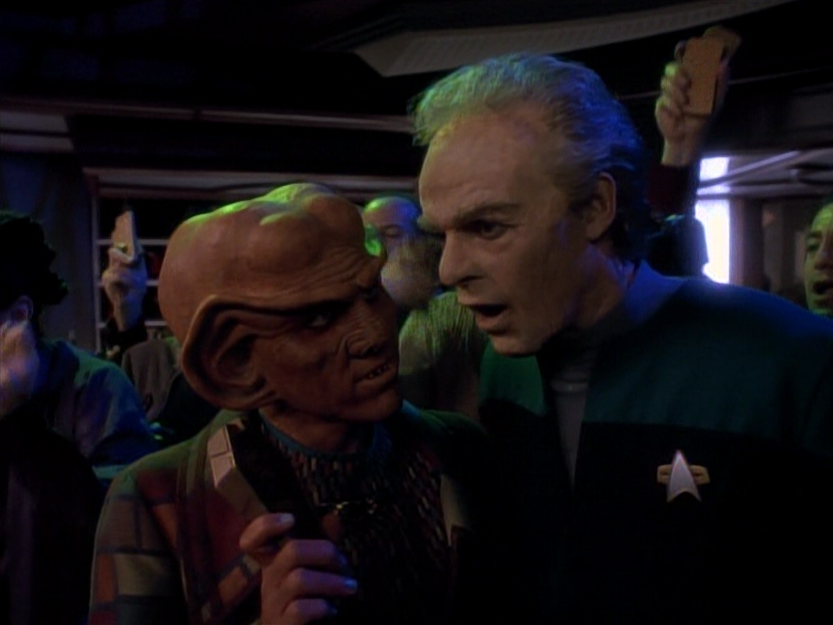 extant_StarTrek_DS9_3x18-DistantVoices_02556.jpg