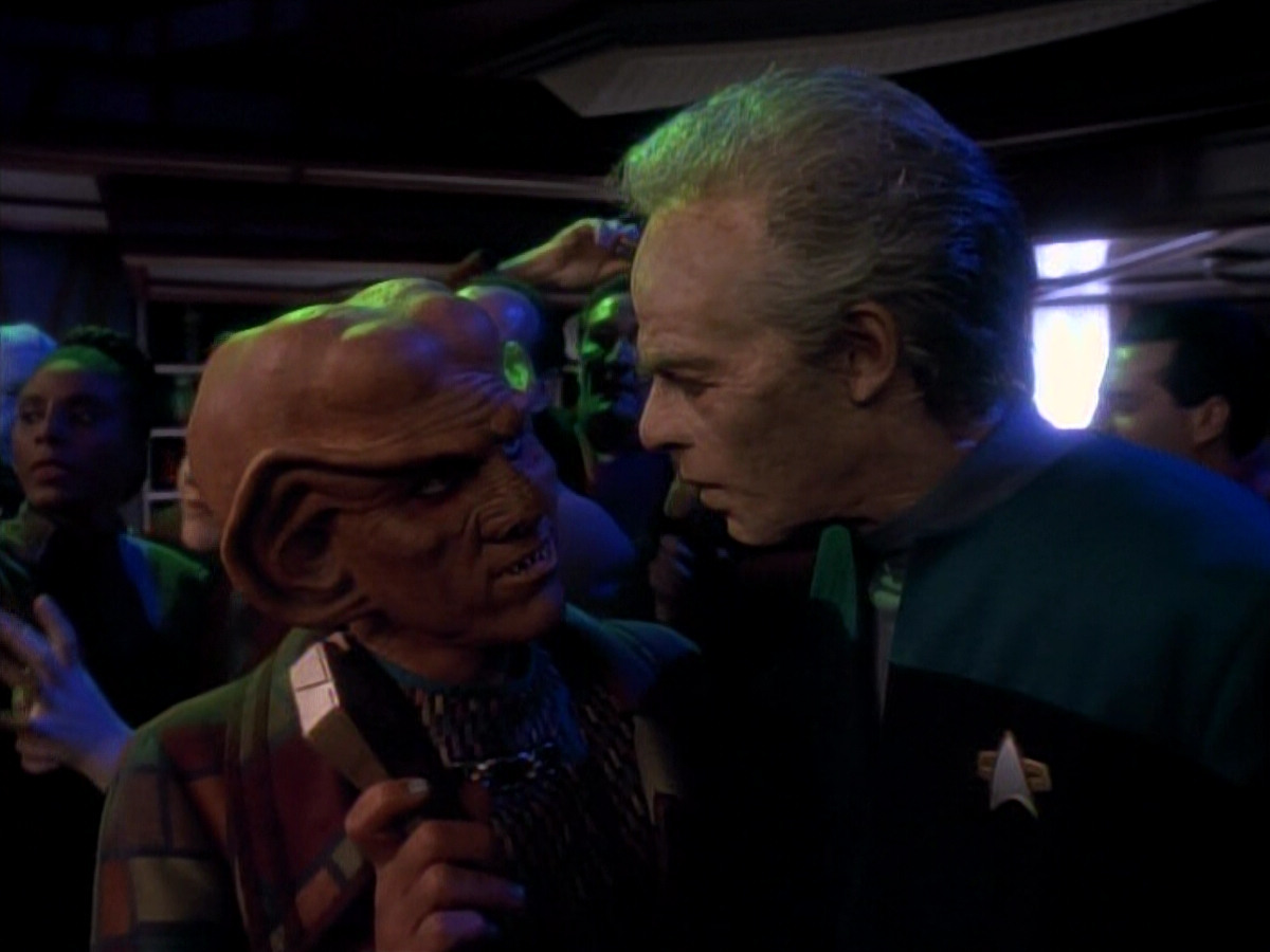 extant_StarTrek_DS9_3x18-DistantVoices_02560.jpg