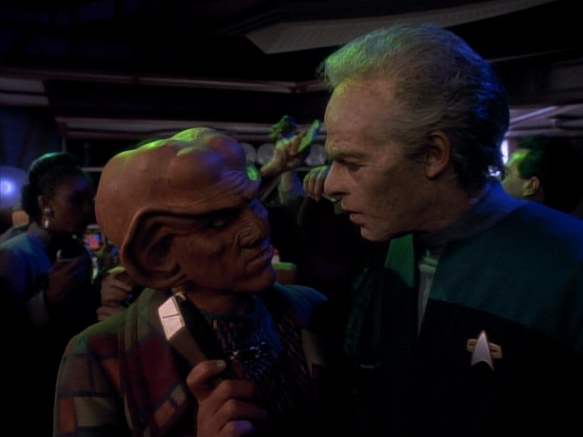 extant_StarTrek_DS9_3x18-DistantVoices_02564.jpg