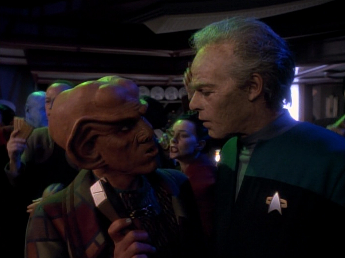extant_StarTrek_DS9_3x18-DistantVoices_02571.jpg